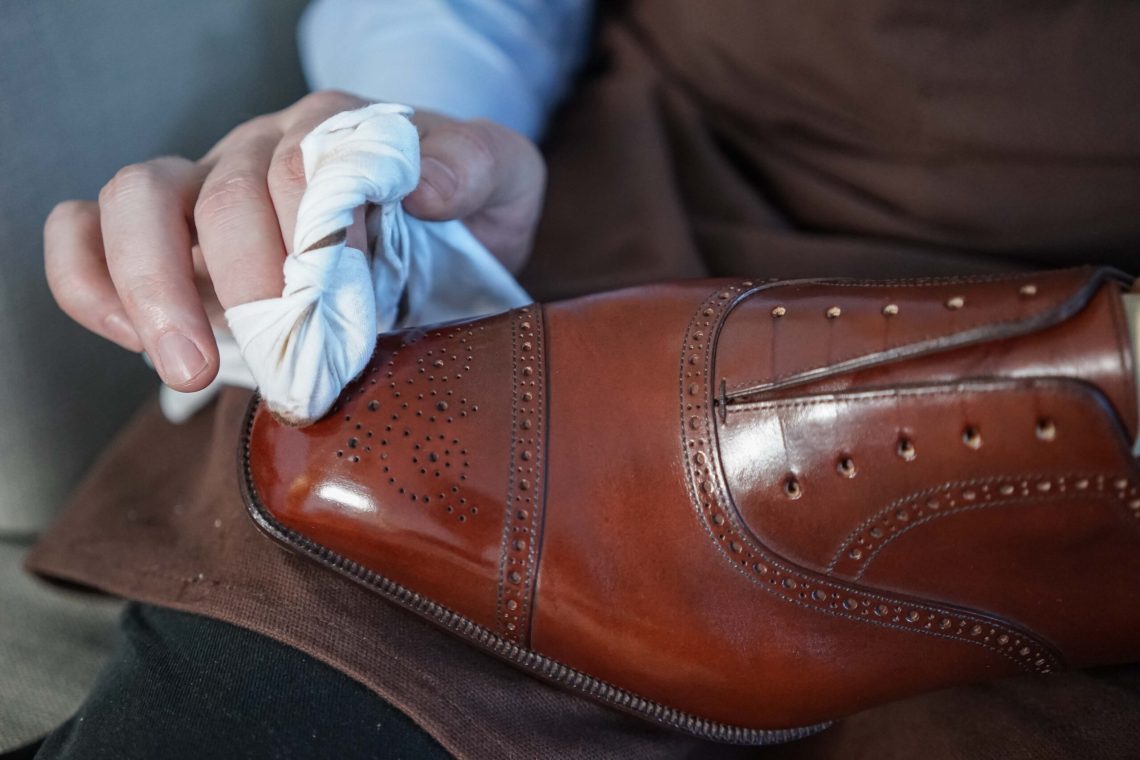 Leather shoes treated regularly with shoe cream and wax polish hade a good protective barrier towards water.